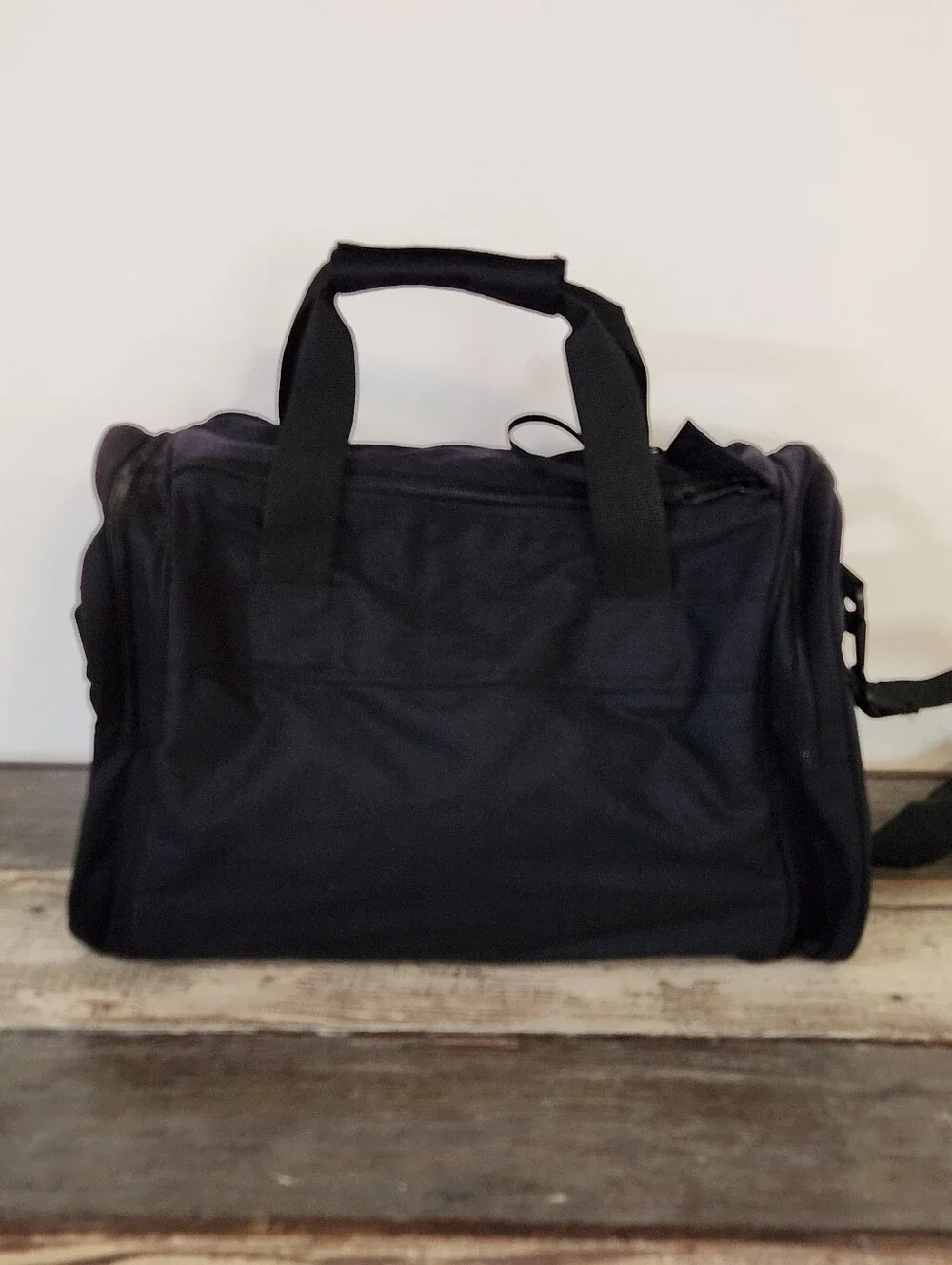✨️Eddie Bauer Black Cargo Duffel Bag 18